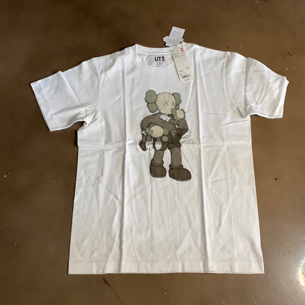 Kaws x Uniqlo Tee